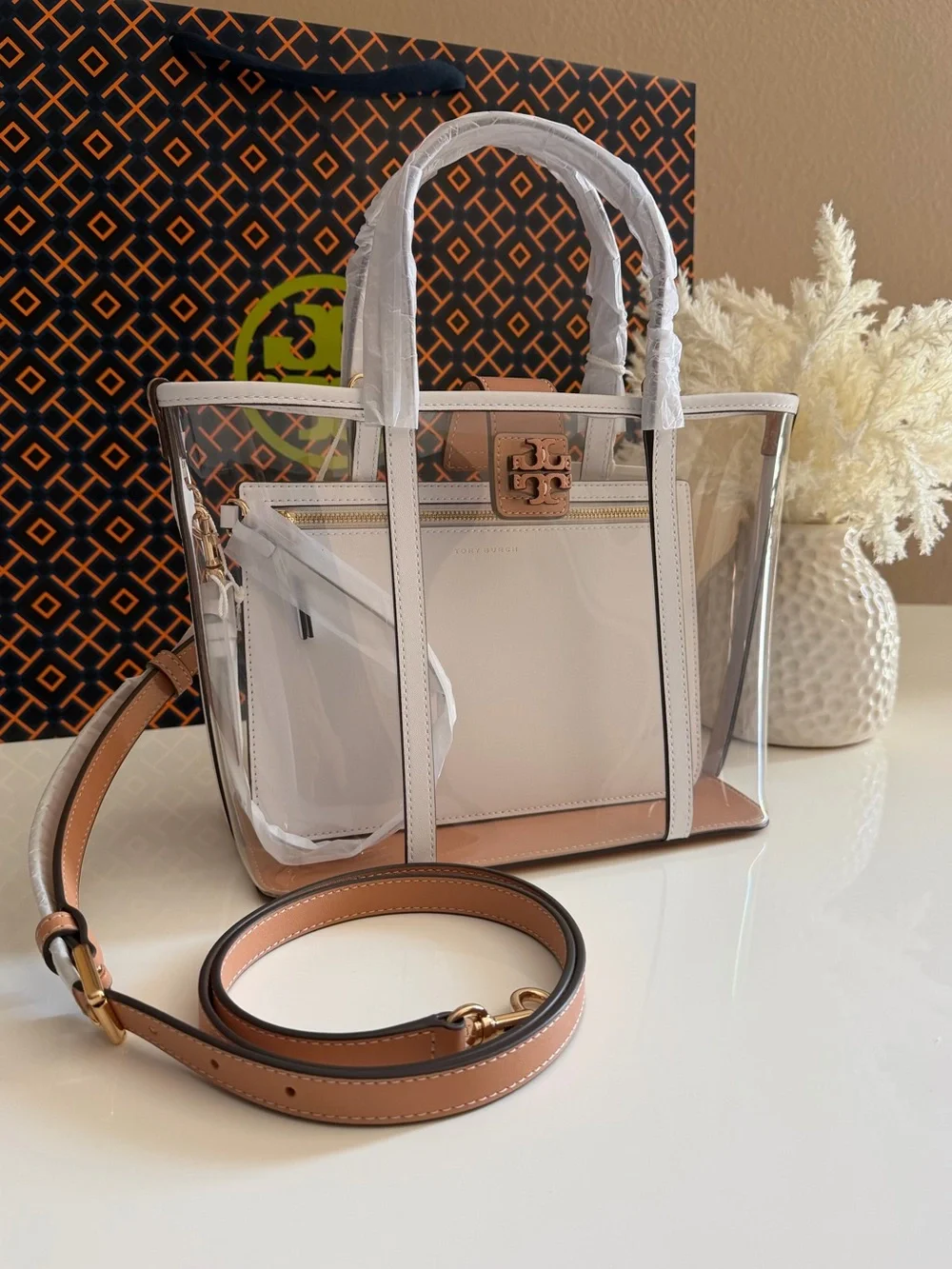 NWT , BLAKE CLEAR SMALL TOTE 156485 CLEAR / OPTIC WHITE